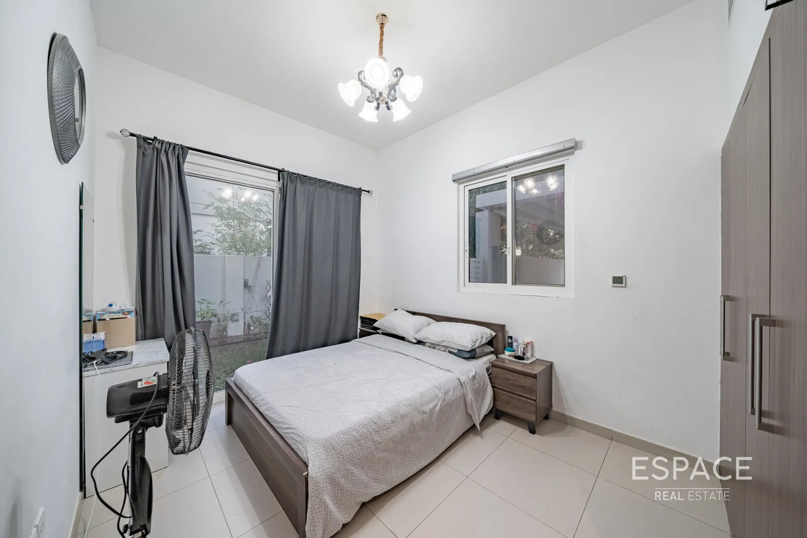 single static gallery