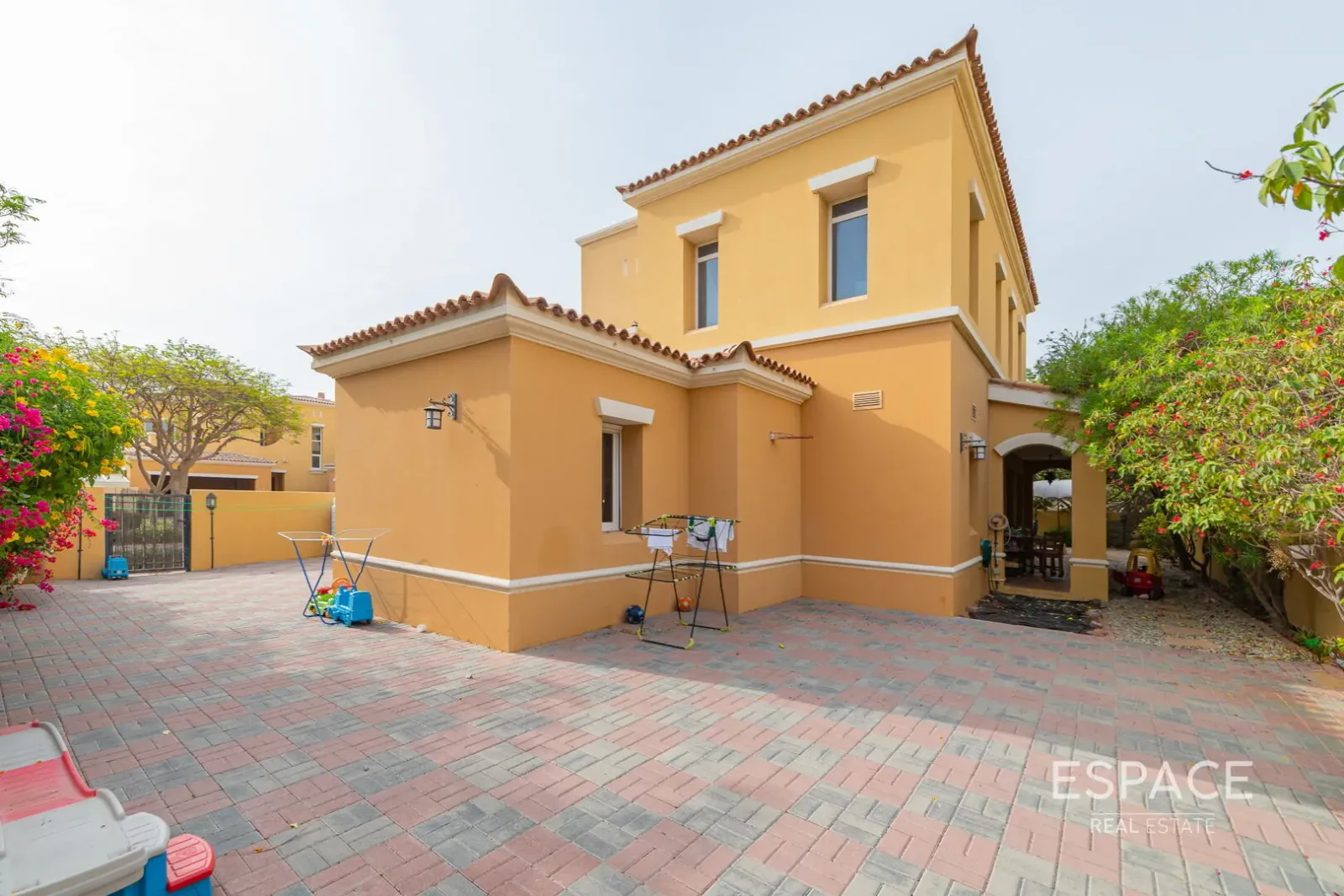 PropertiesGalleryCamera