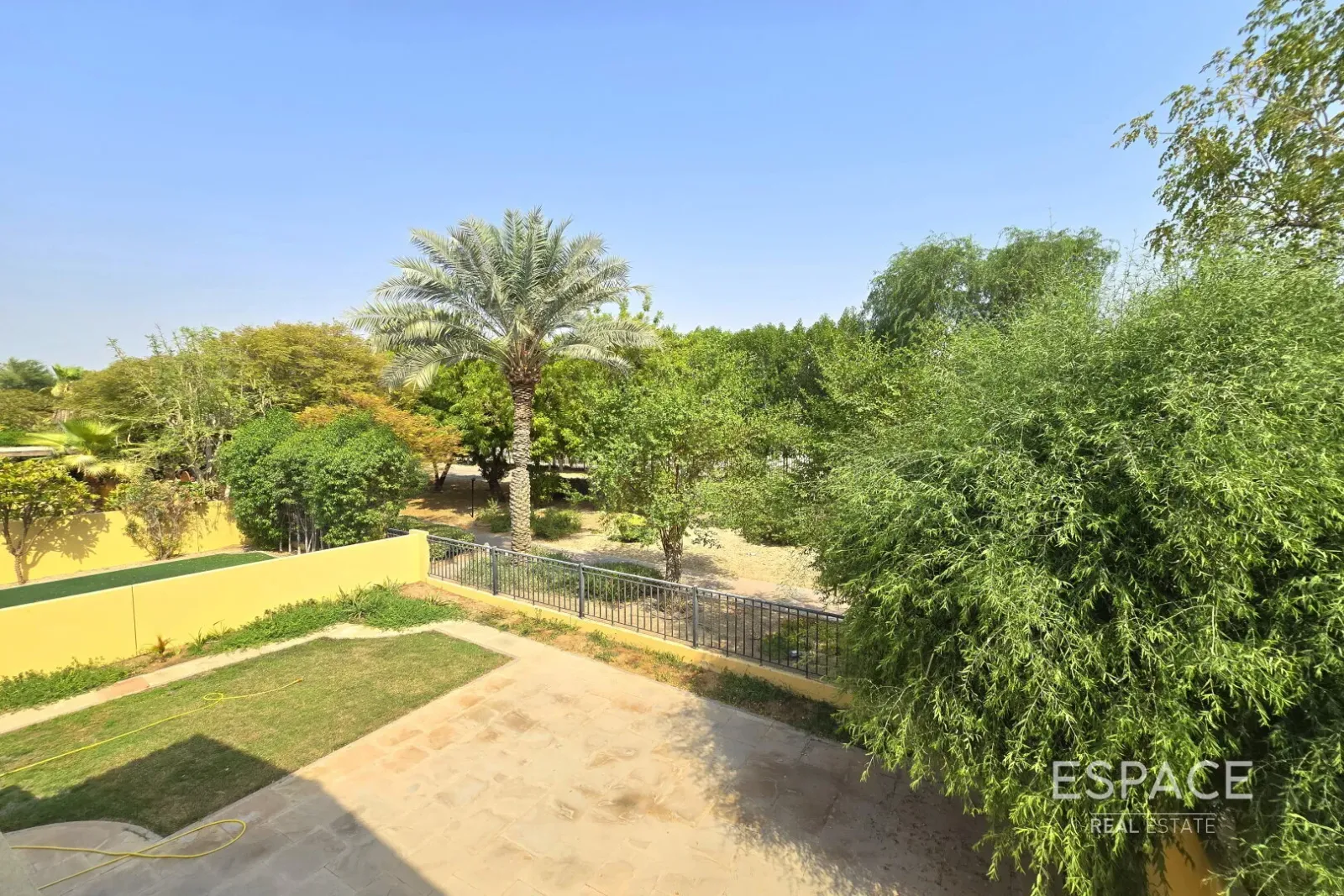 PropertiesGalleryCamera