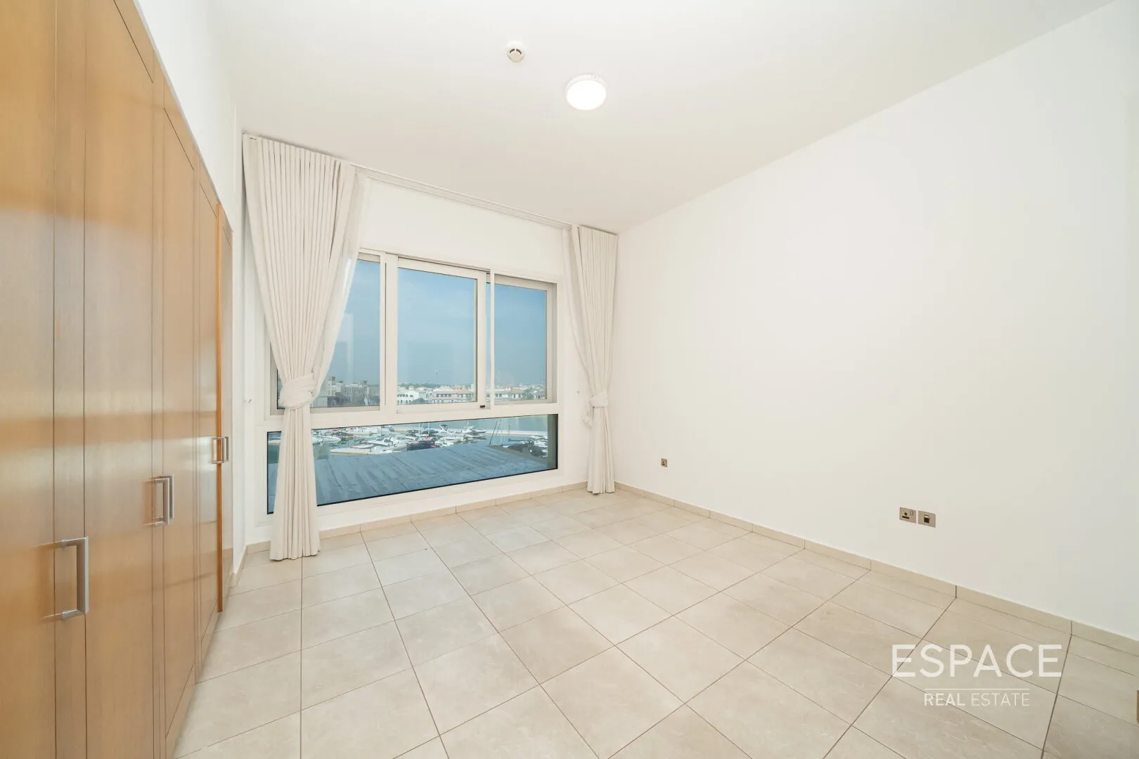 single static gallery