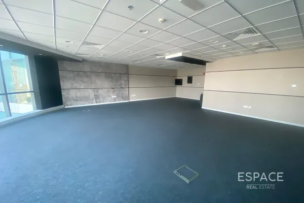 The Regal Tower, Business Bay, Dubai - Espace