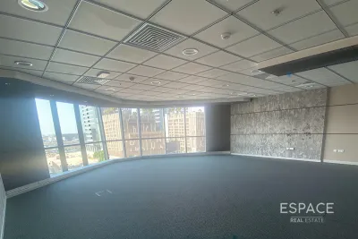 The Regal Tower, Business Bay, Dubai - Espace