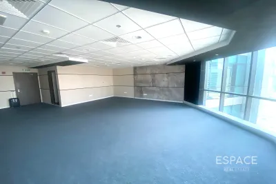 The Regal Tower, Business Bay, Dubai - Espace