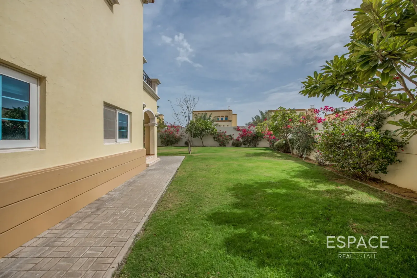 PropertiesGalleryCamera