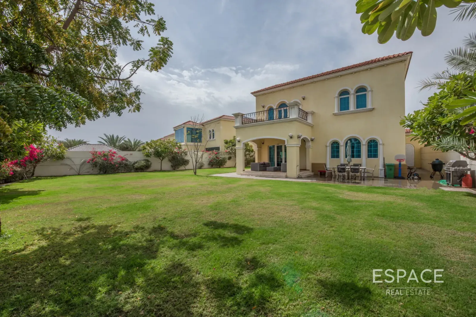 PropertiesGalleryCamera