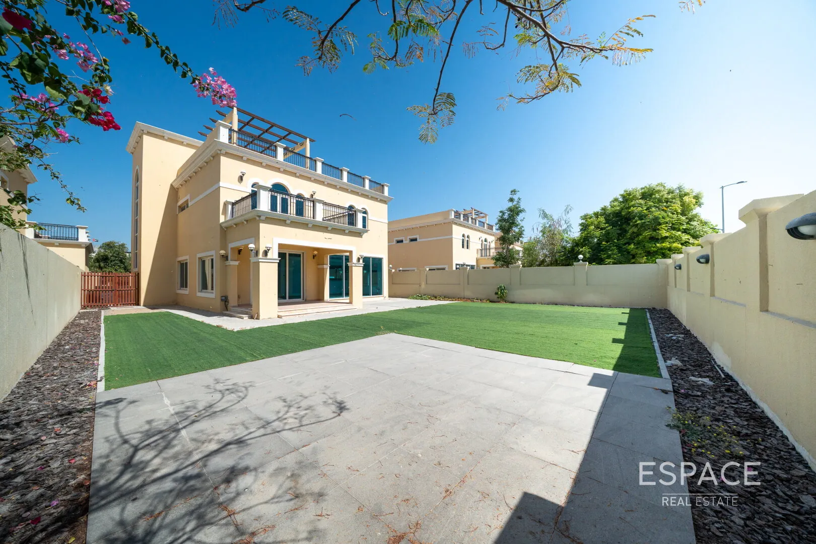 PropertiesGalleryCamera