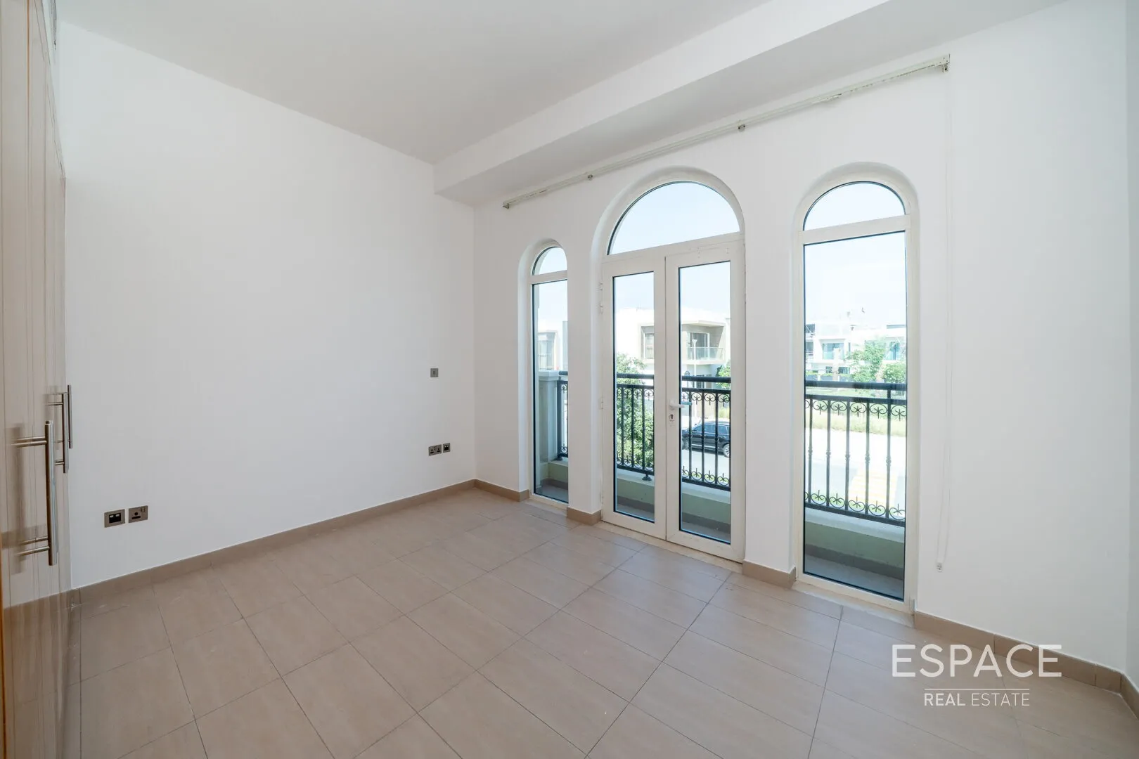 PropertiesGalleryCamera