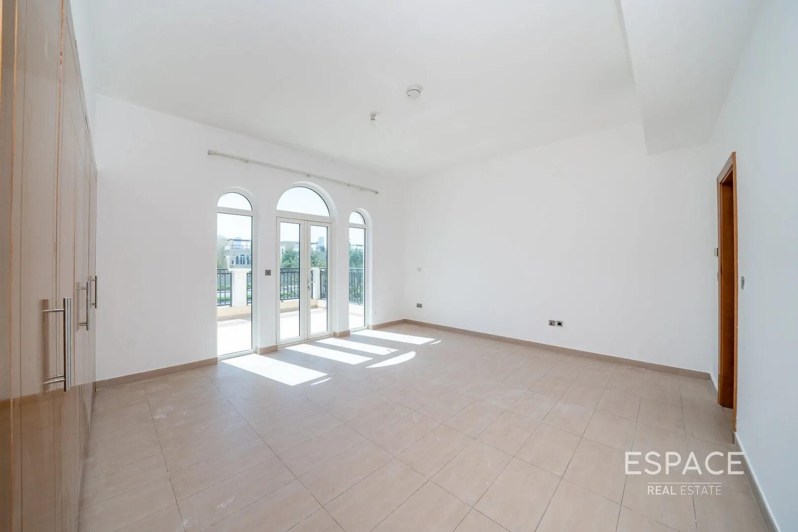 PropertiesGalleryCamera