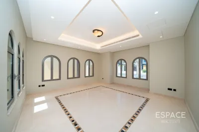 Frond O, Palm Jumeirah, Dubai - Espace