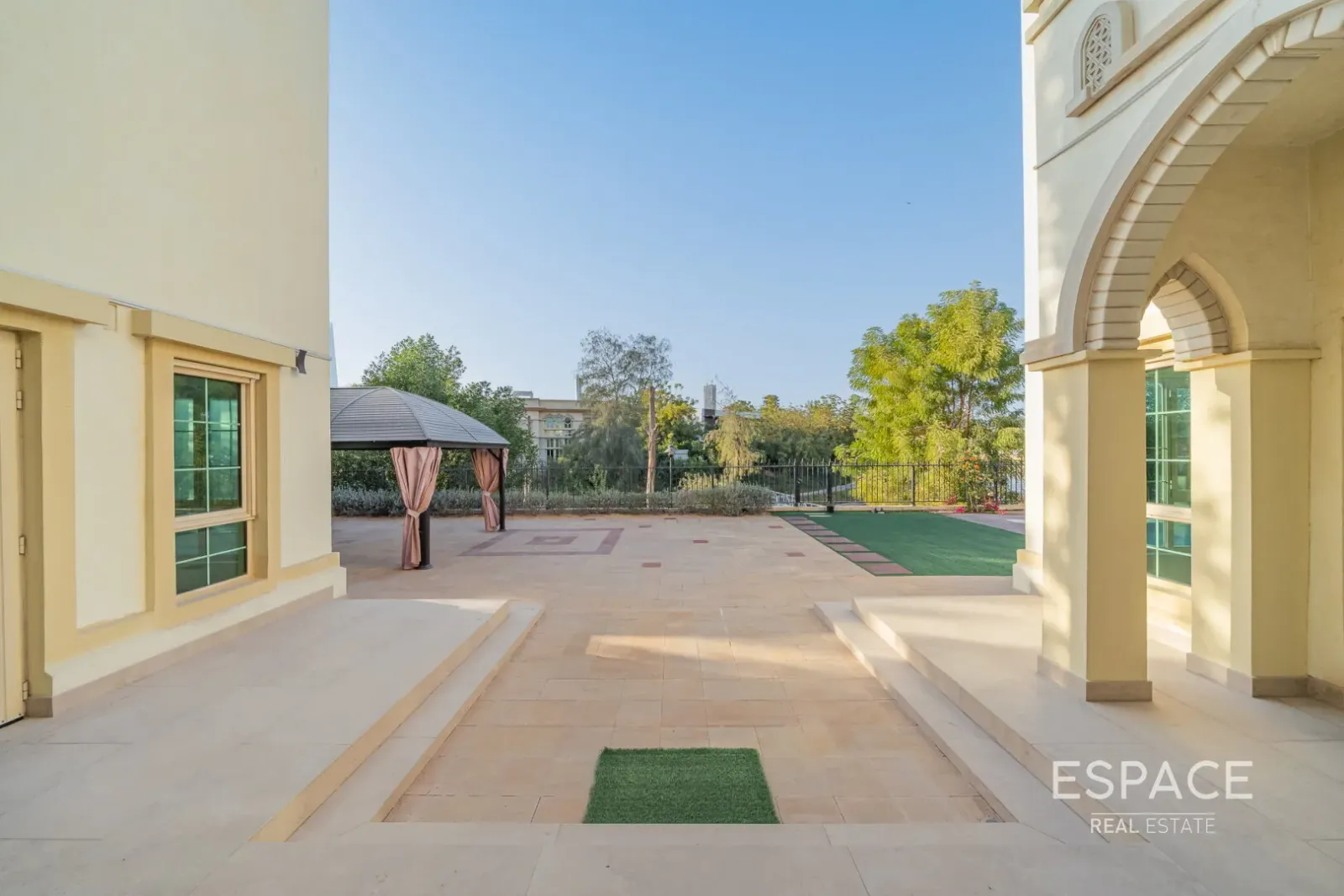 PropertiesGalleryCamera