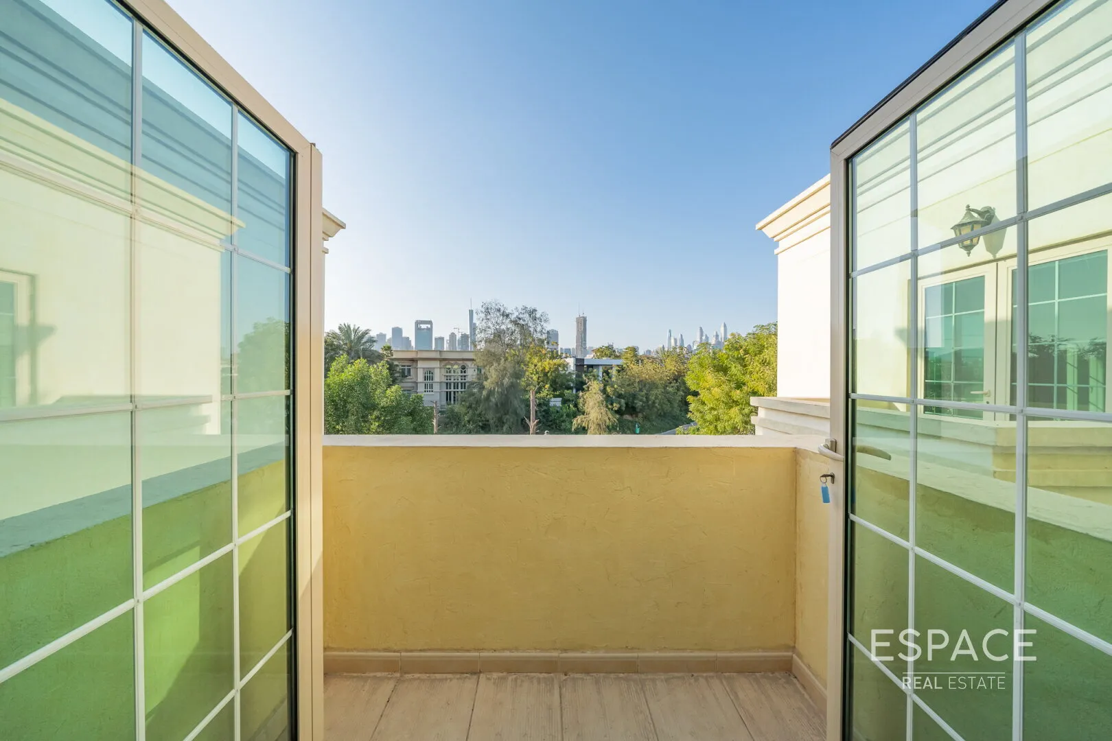 PropertiesGalleryCamera