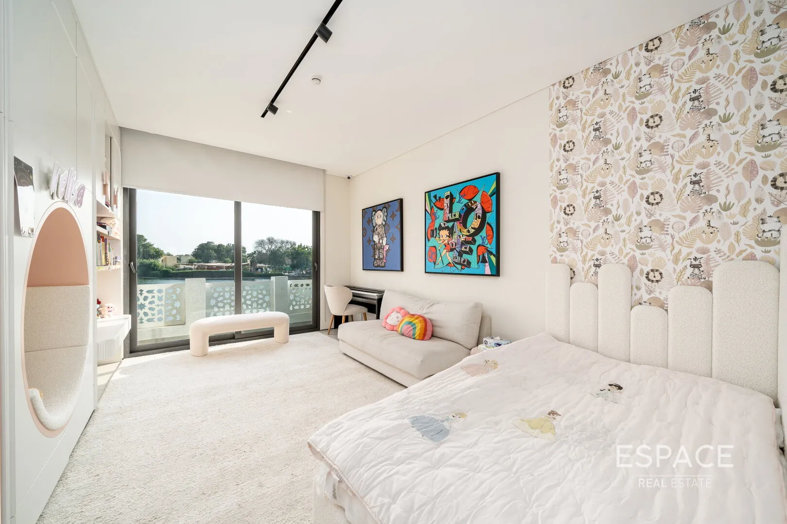 PropertiesGalleryCamera