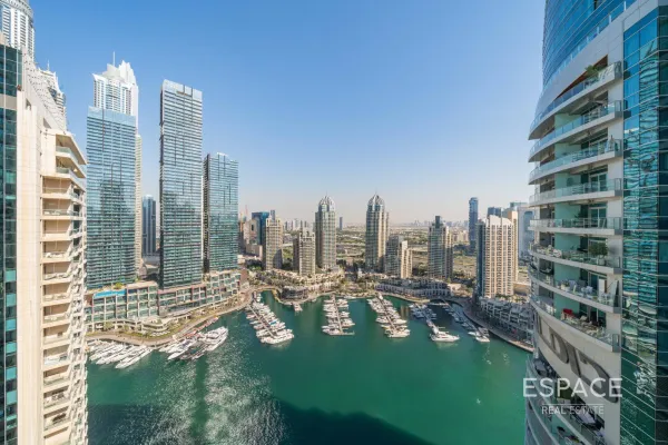LIV Marina, Dubai Marina, Dubai - Espace
