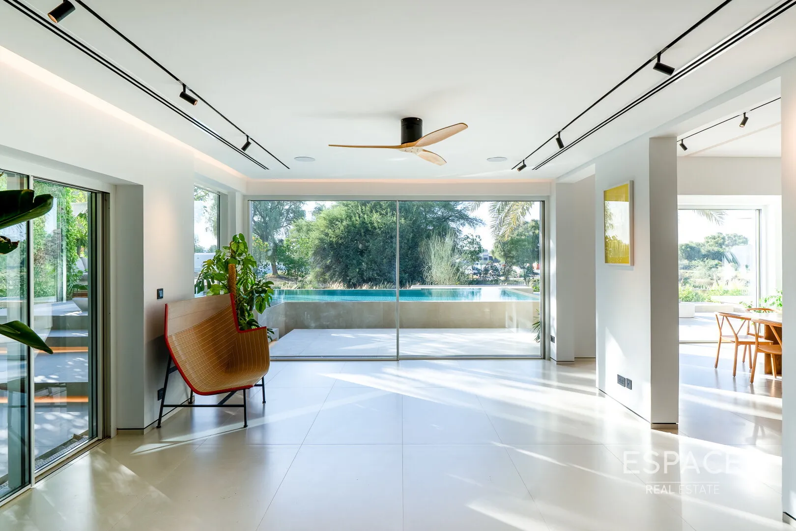 single static gallery