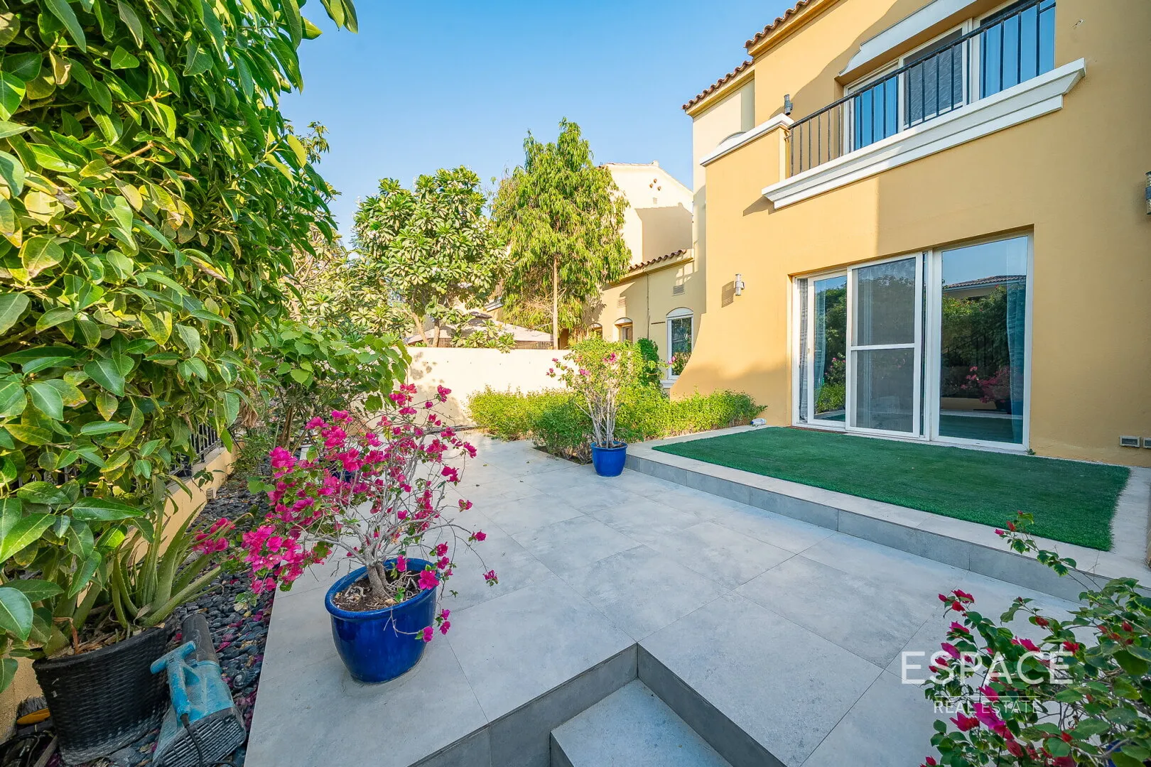 PropertiesGalleryCamera