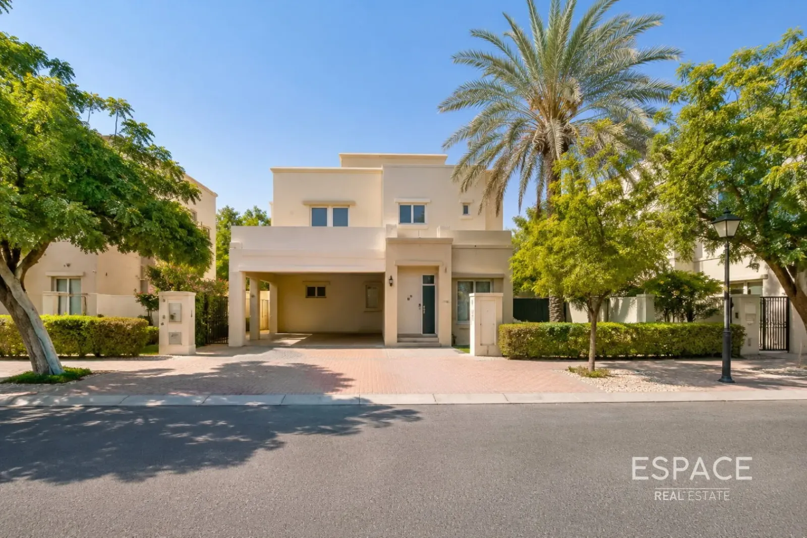PropertiesGalleryCamera