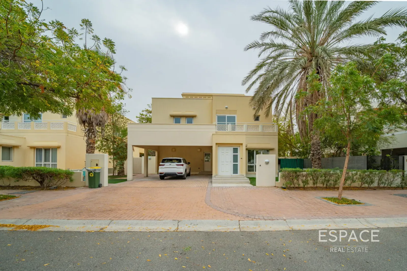 PropertiesGalleryCamera