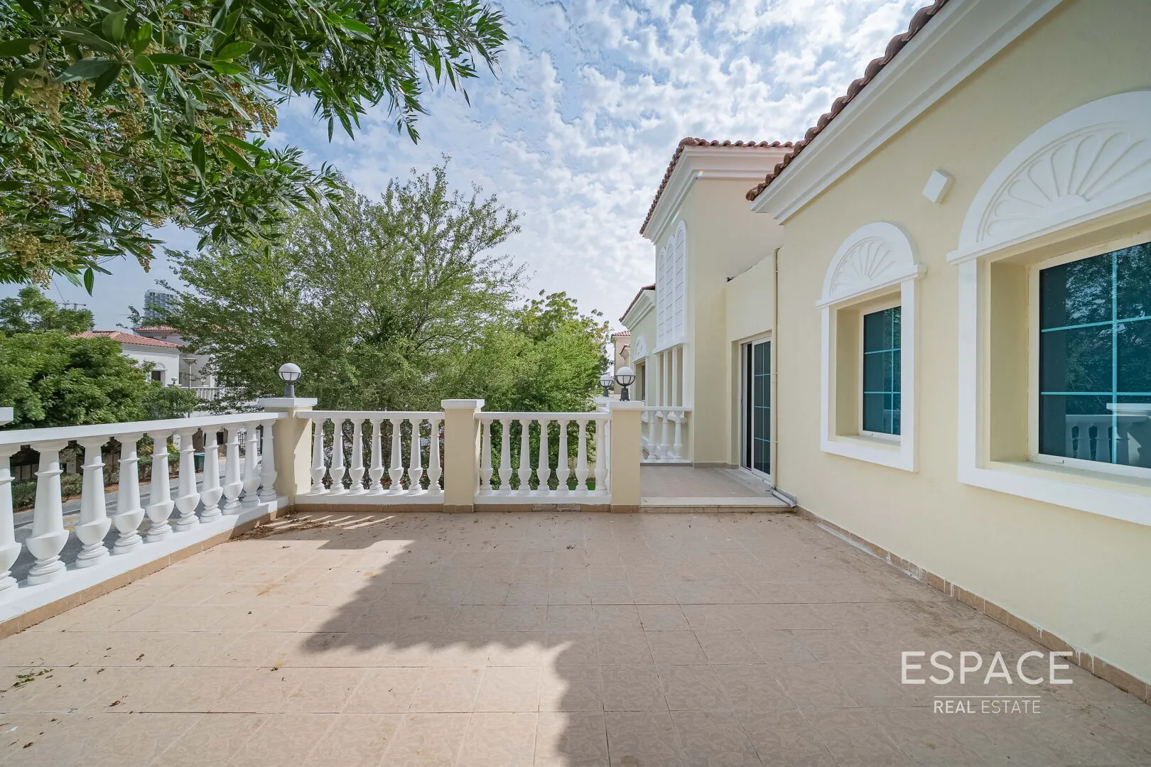 PropertiesGalleryCamera