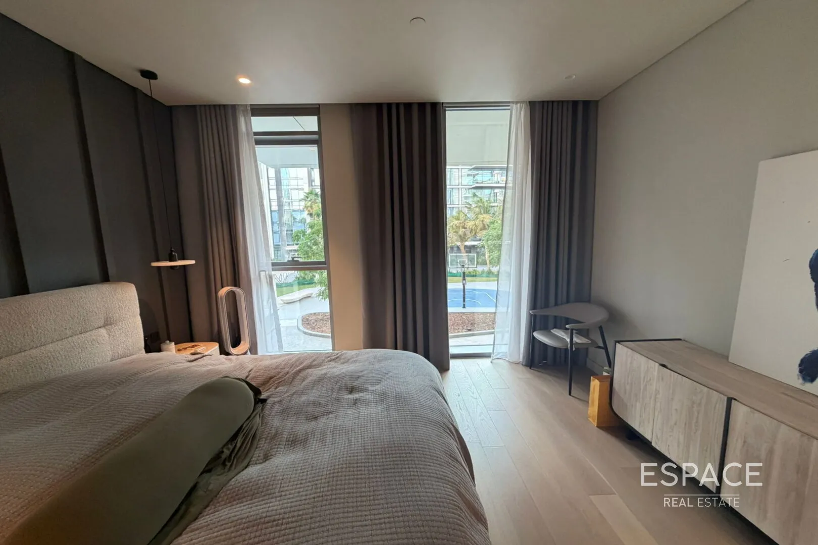 PropertiesGalleryCamera