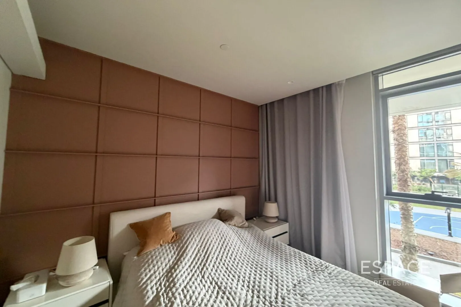 single static gallery