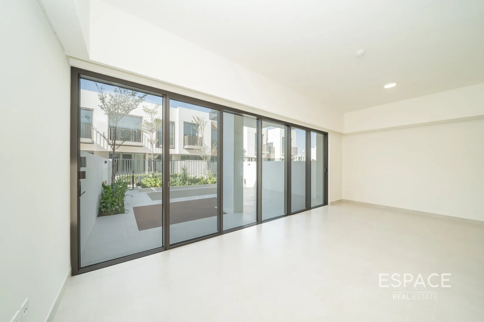 single static gallery