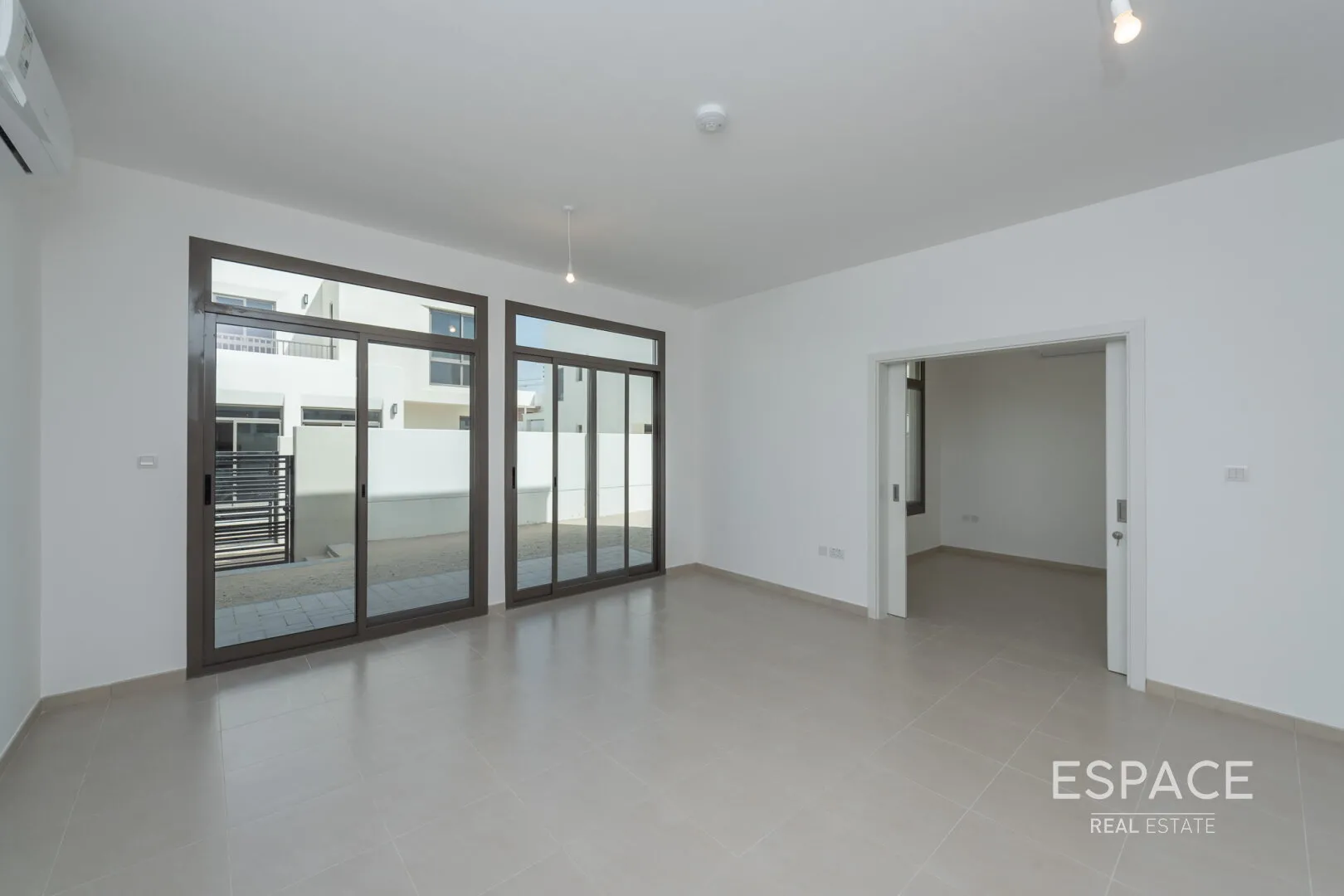 single static gallery