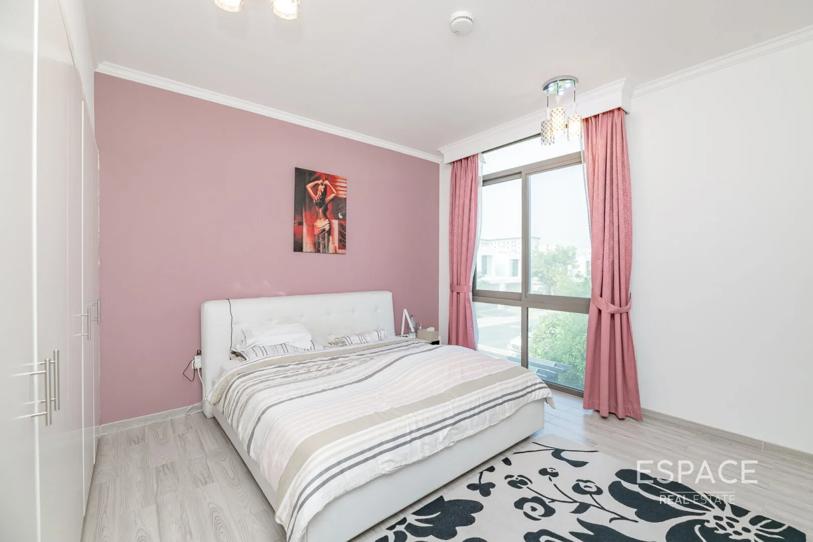 single static gallery