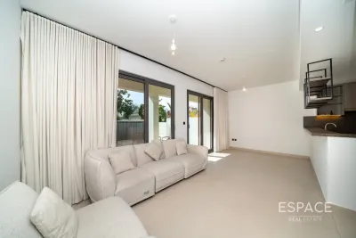 Aura Gardens, Tilal Al Ghaf, Dubai - Espace