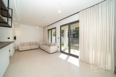 Aura Gardens, Tilal Al Ghaf, Dubai - Espace