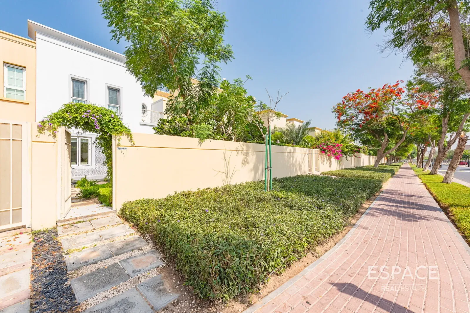 PropertiesGalleryCamera