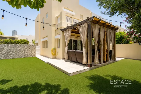 Zulal 1, Lakes, Dubai - Espace