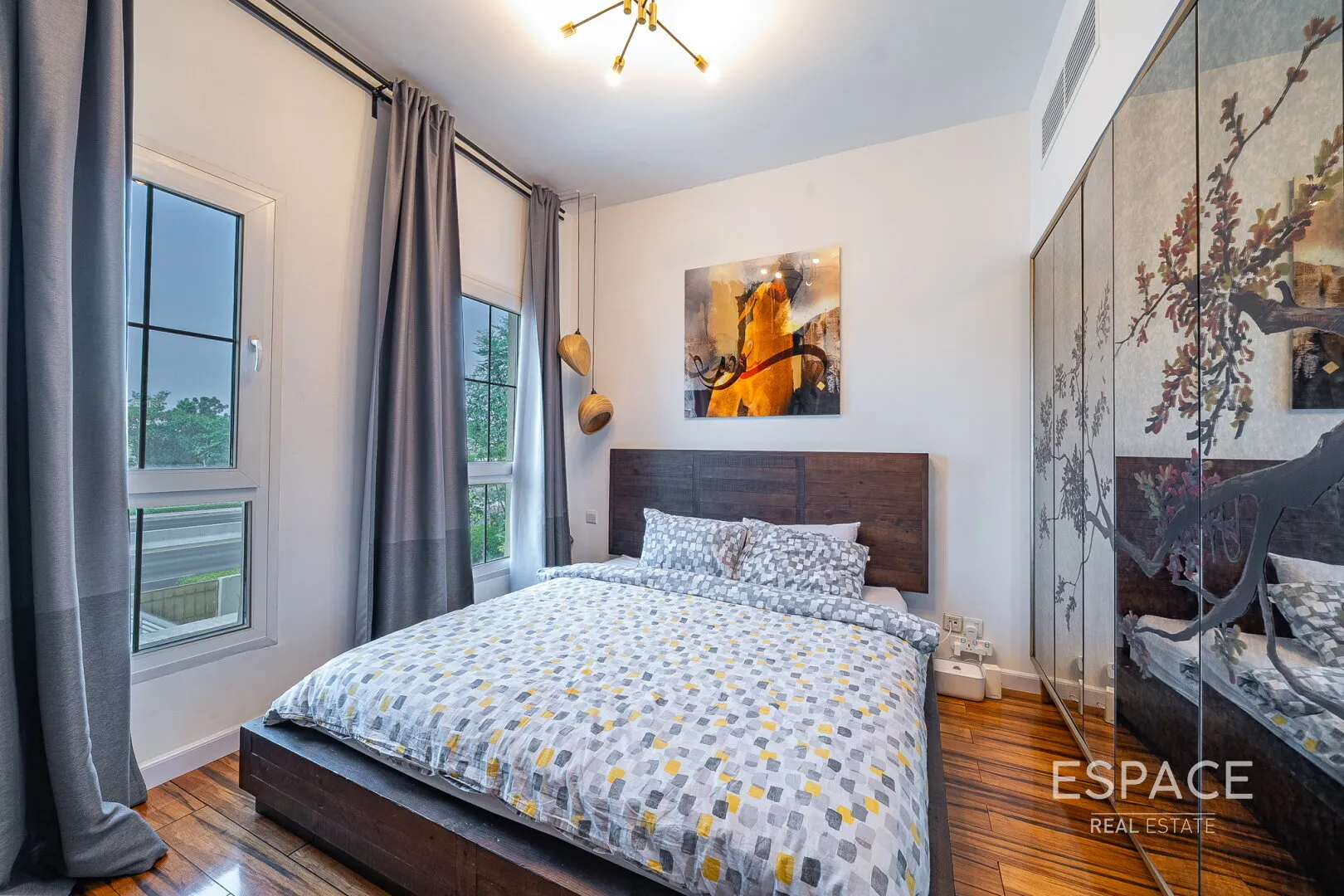 PropertiesGalleryCamera