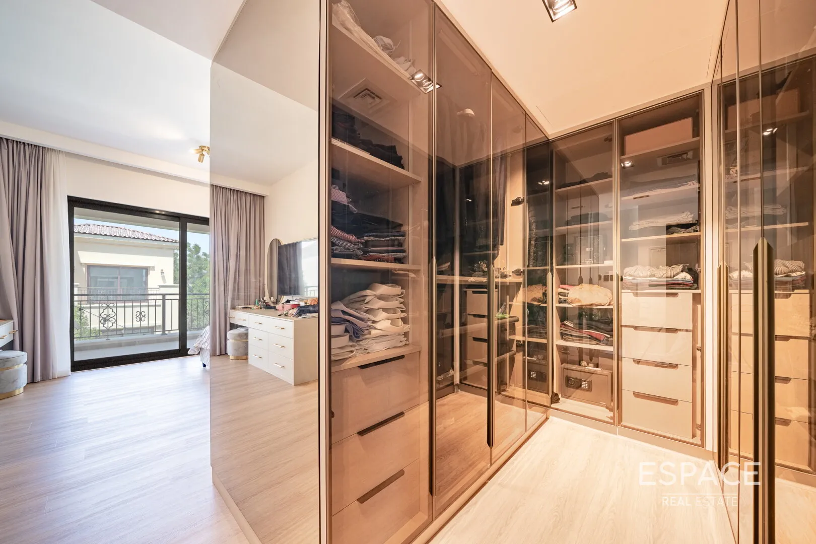 PropertiesGalleryCamera