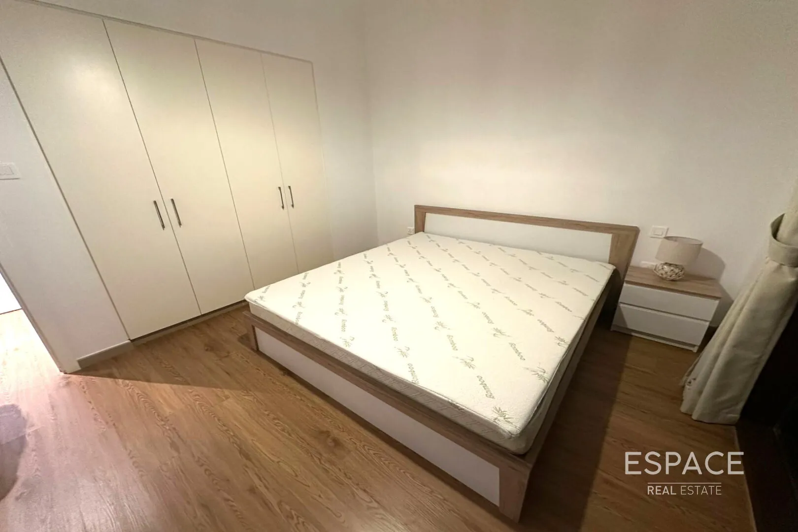 single static gallery