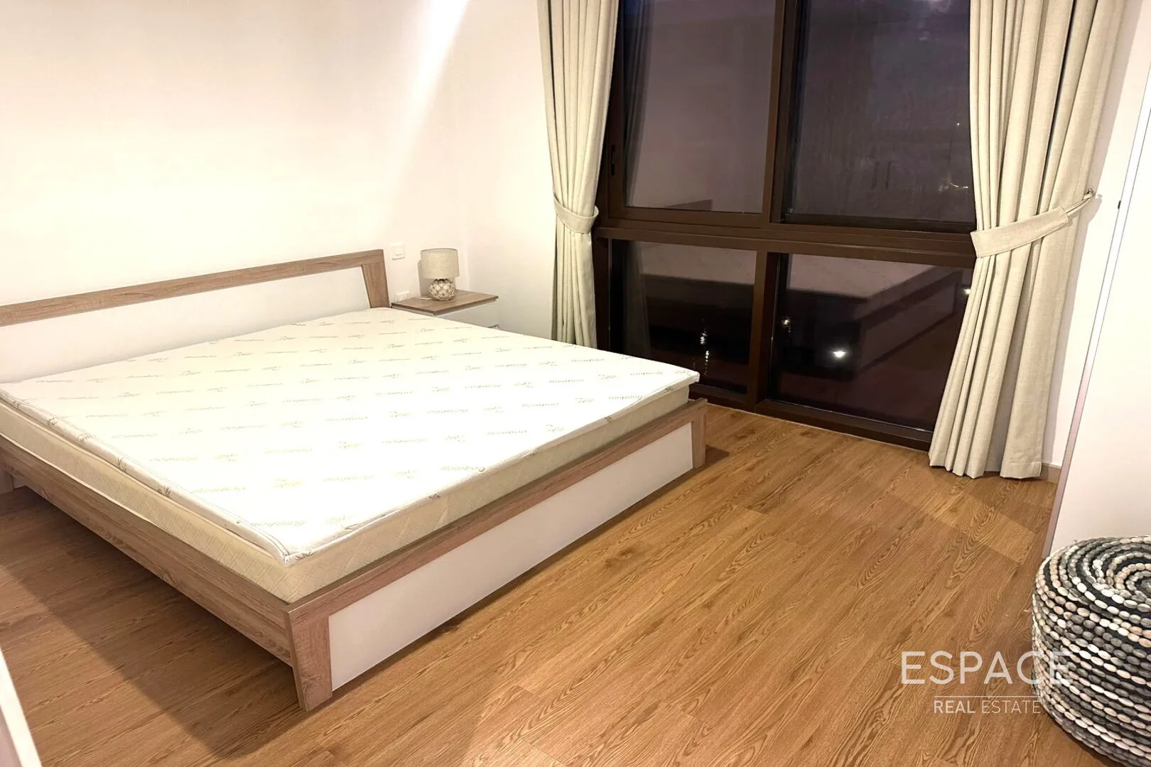 single static gallery