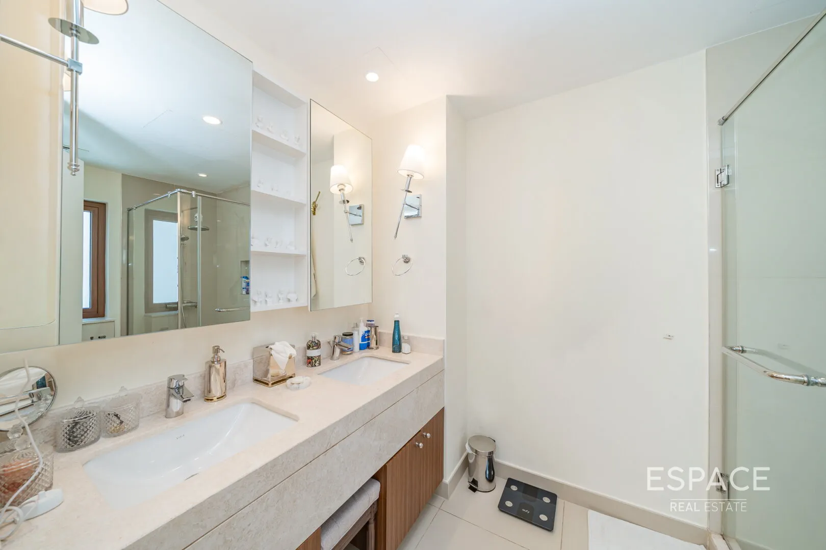 PropertiesGalleryCamera