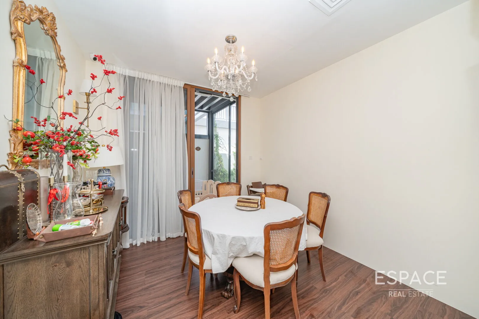 single static gallery