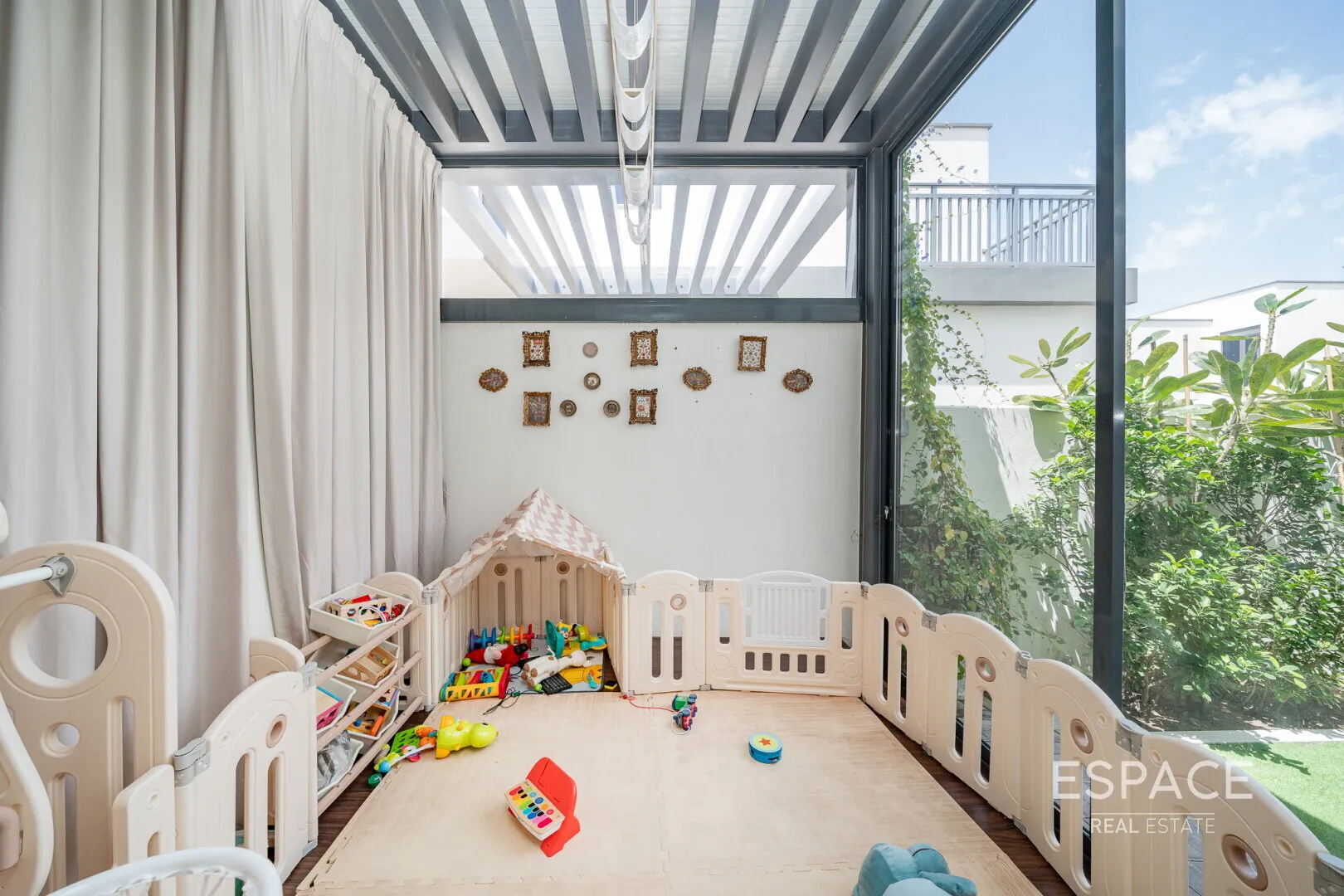 PropertiesGalleryCamera