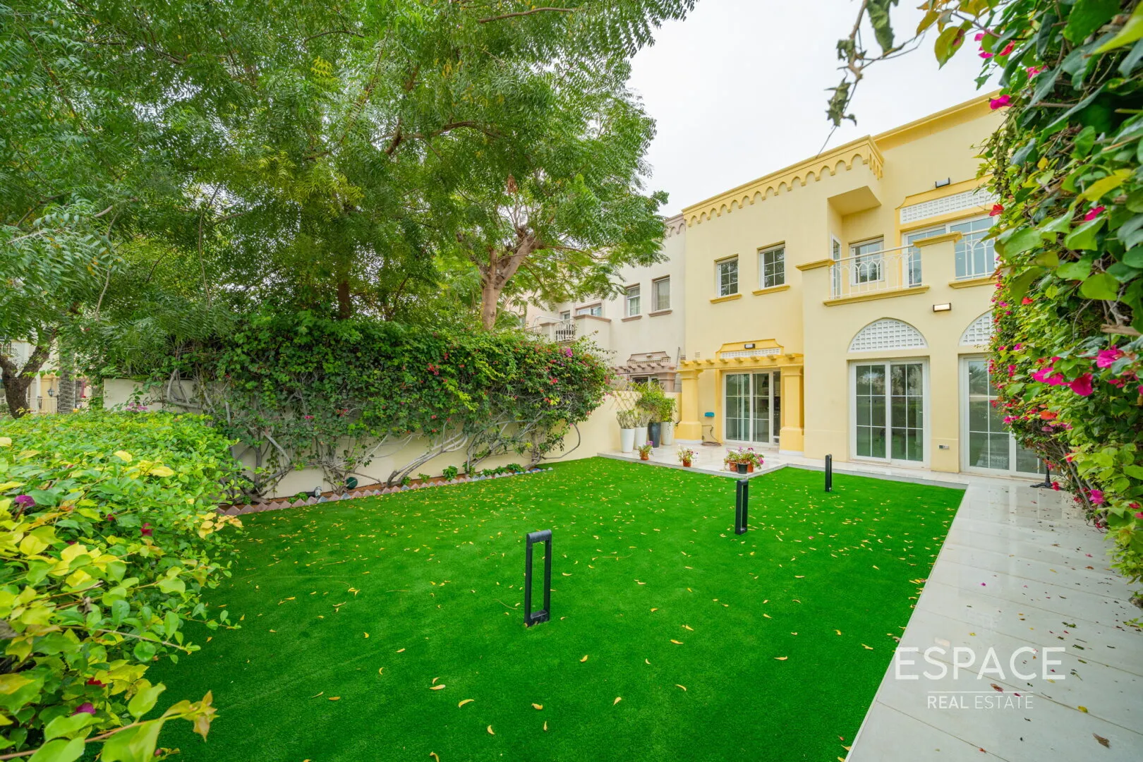 single static gallery