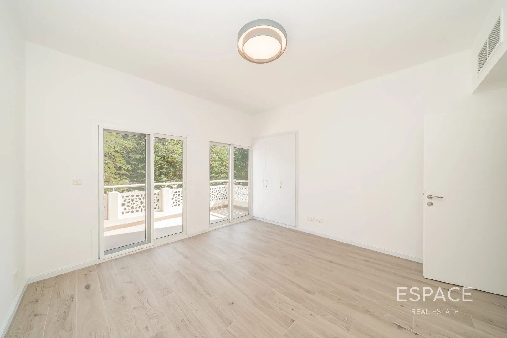 single static gallery