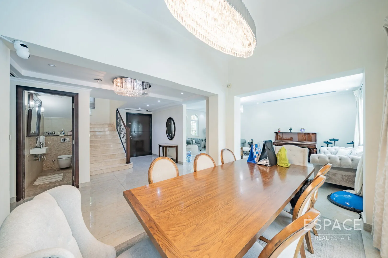 PropertiesGalleryCamera