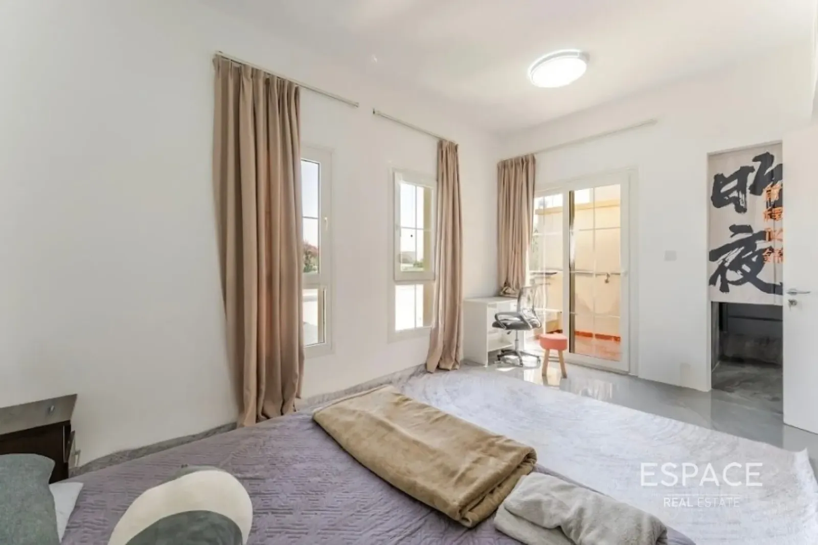 PropertiesGalleryCamera