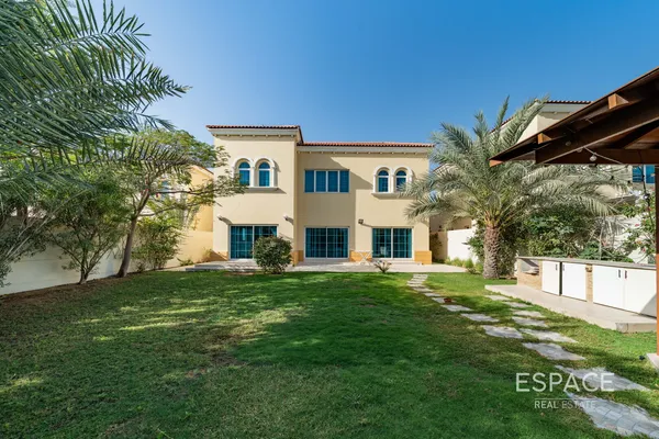 Legacy, Jumeirah Park, Dubai - Espace