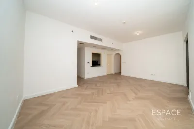 JBR - Shams 2, Jumeirah Beach Residence, Dubai - Espace