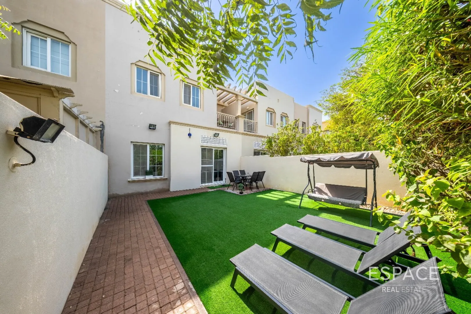 single static gallery