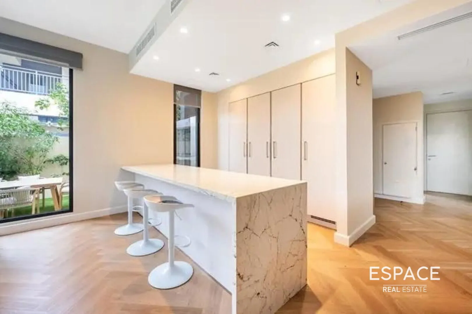 single static gallery