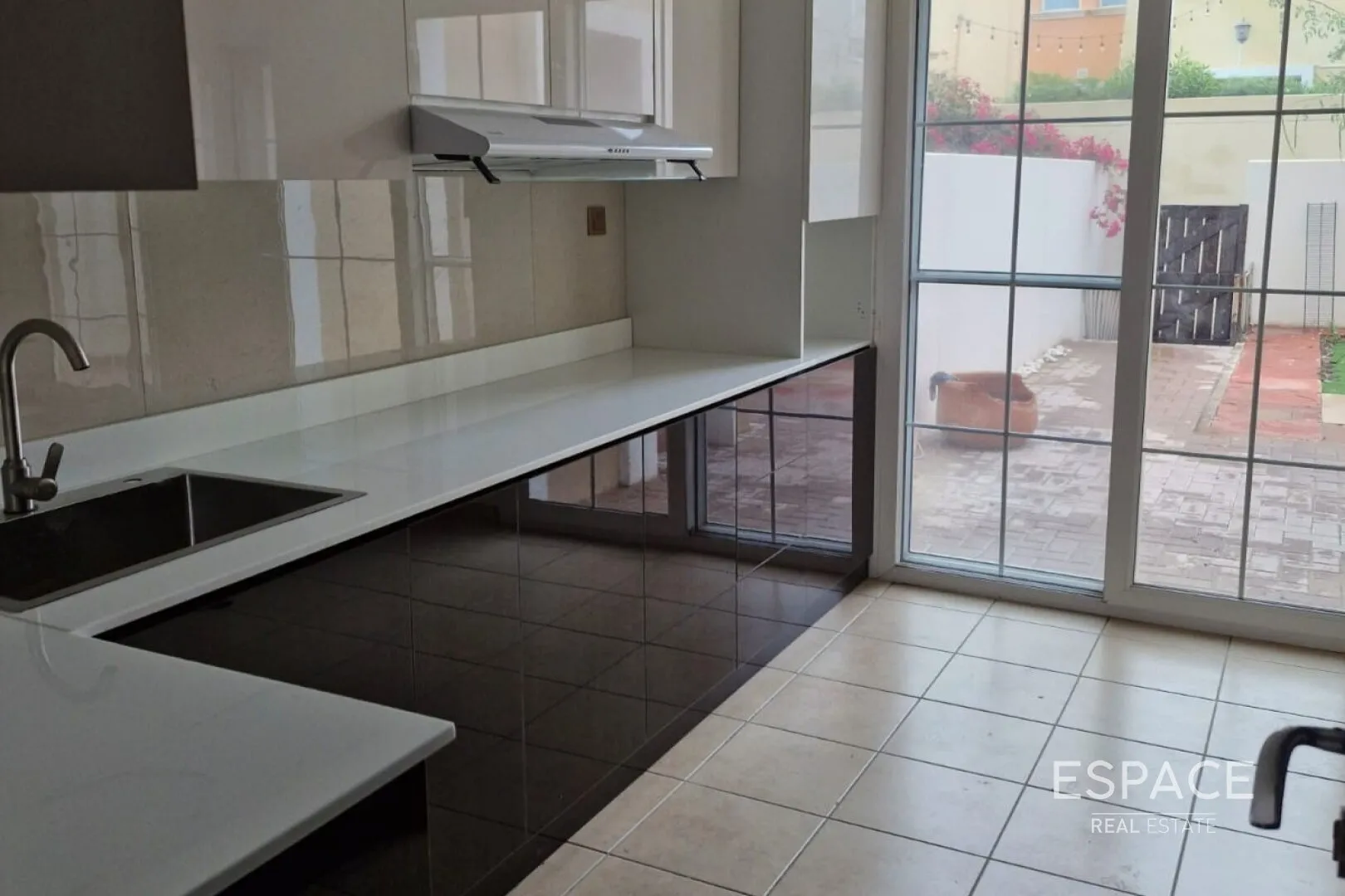 single static gallery