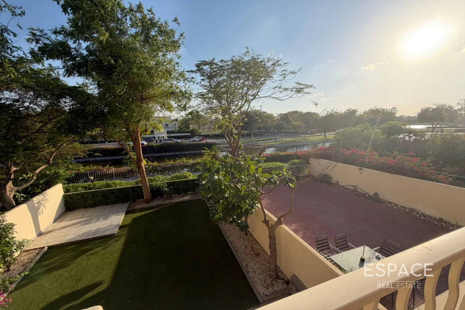 PropertiesGalleryCamera