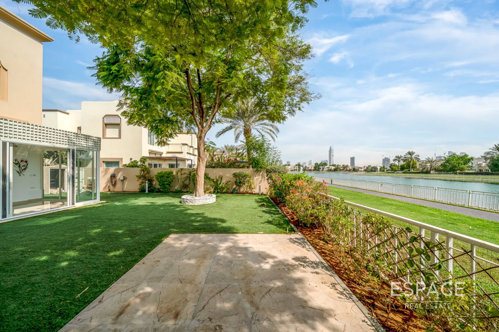 PropertiesGalleryCamera