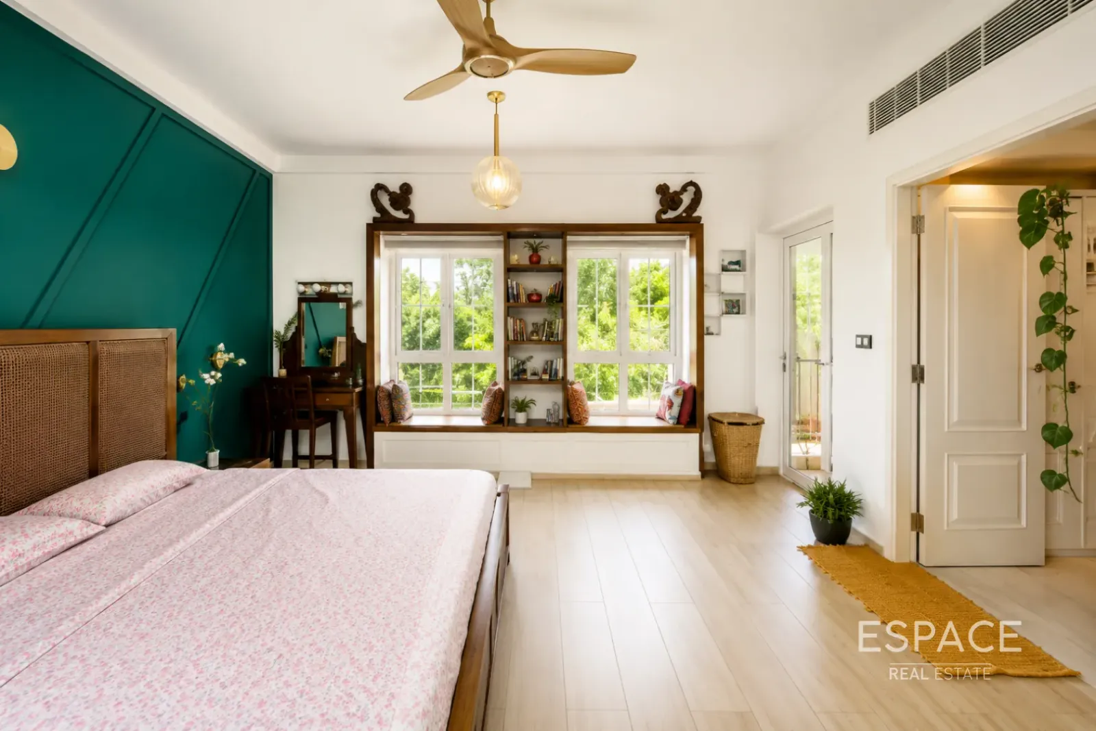 PropertiesGalleryCamera